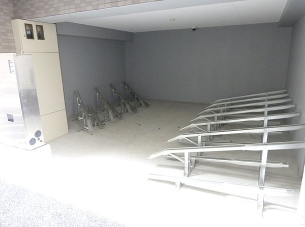 敷地内/建物