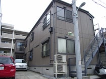 リリー学芸大学の外観写真