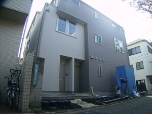 L’EST外観写真