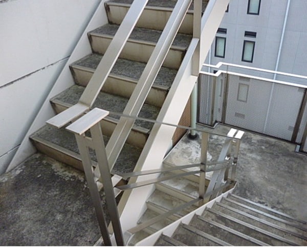 敷地内/建物