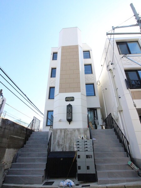 HERME’　YOYOGI　EST外観写真