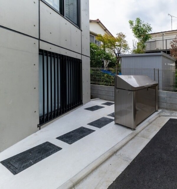 敷地内/建物