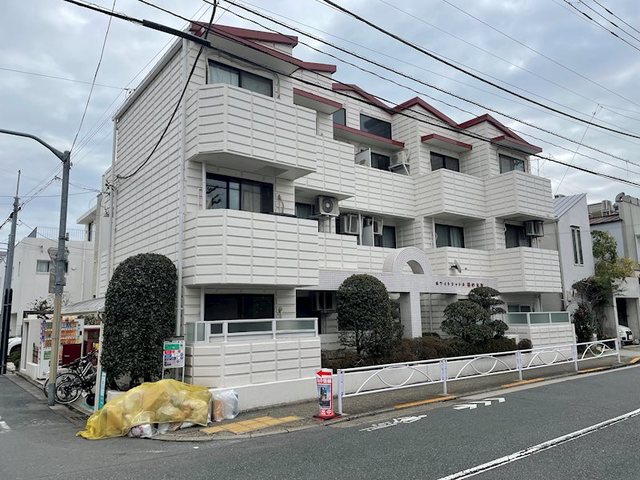 ホワイトシャトル柿の木坂