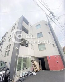 ビバリーホームズ北新宿の外観写真