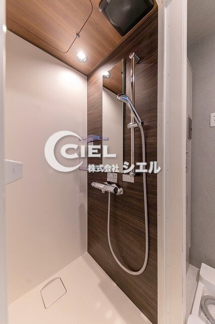 物件内観写真9　(シャワールーム)