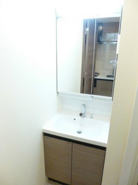物件内観写真16　(人気の独立洗面台)