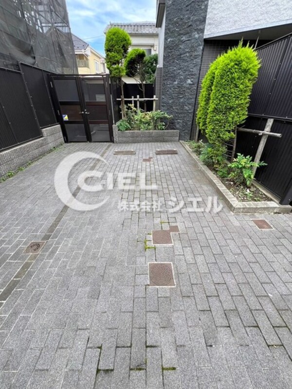 敷地内/建物