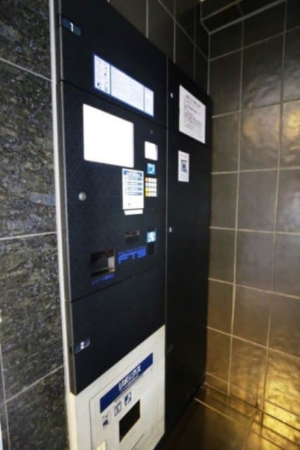 物件外観写真4　(宅配ボックス完備)