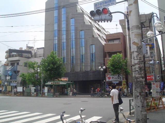 物件外観写真7　(駅周辺)