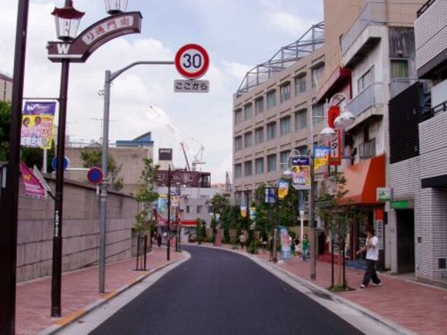 物件外観写真8　(駅周辺)