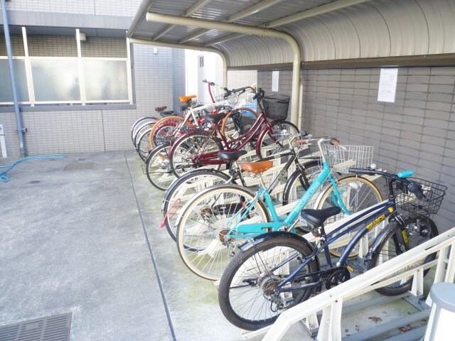 物件外観写真3　(駐輪場)