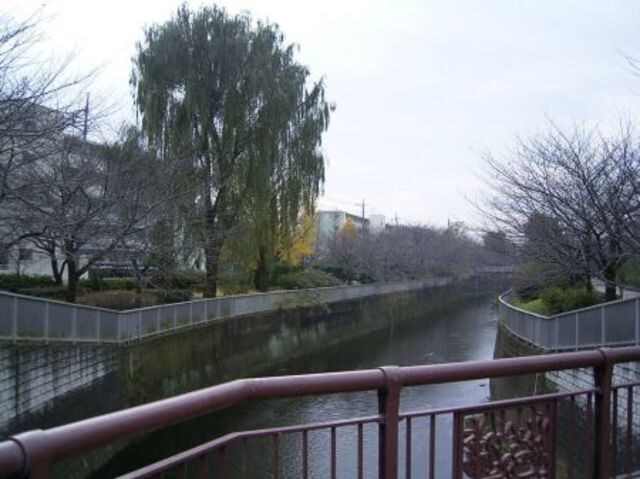 物件外観写真5　(駅周辺)