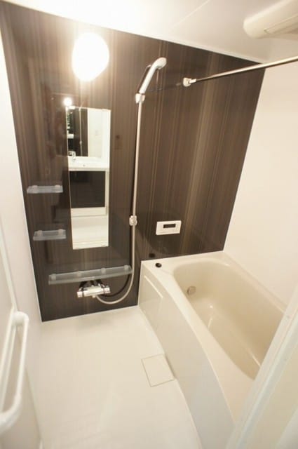 物件内観写真4　(バスルーム)
