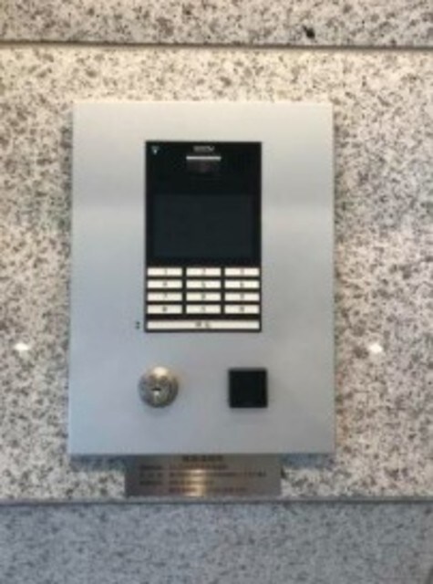 物件外観写真3　(オートロック)