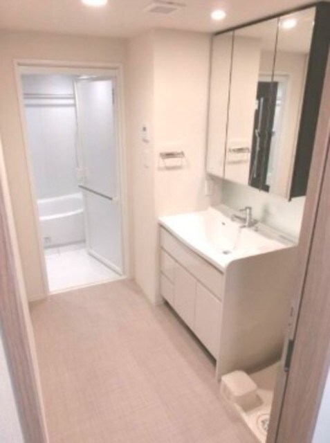 物件内観写真10　(独立洗面台)