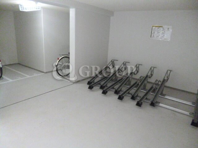 物件外観写真7　(駐輪場)