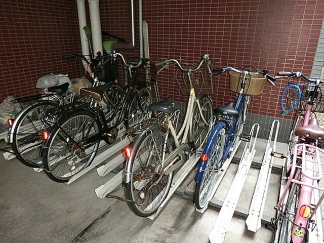 物件外観写真9　(駐輪場)