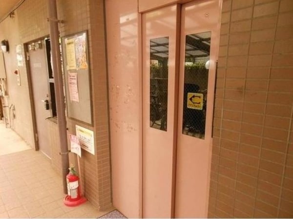 敷地内/建物