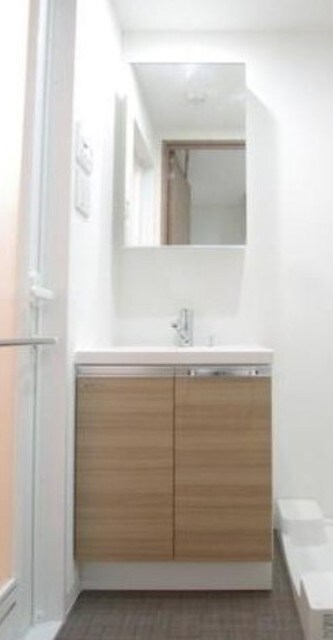 物件内観写真11　(独立洗面台)