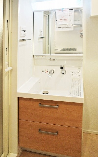 物件内観写真14　(女性の方に嬉しい独立洗面台)