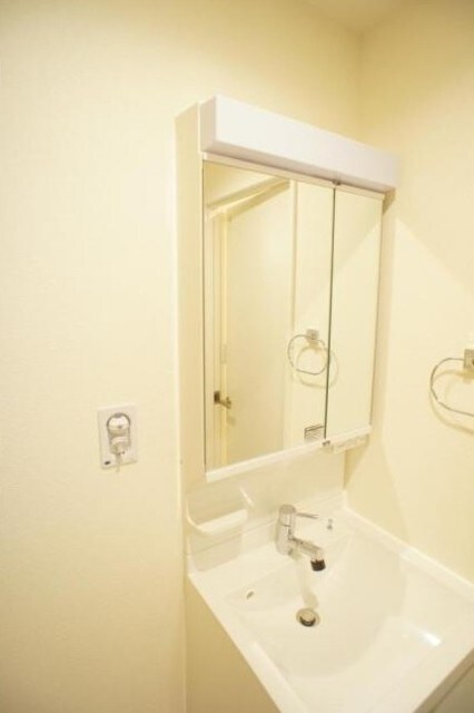 物件内観写真15　(女性の方に嬉しい独立洗面台)