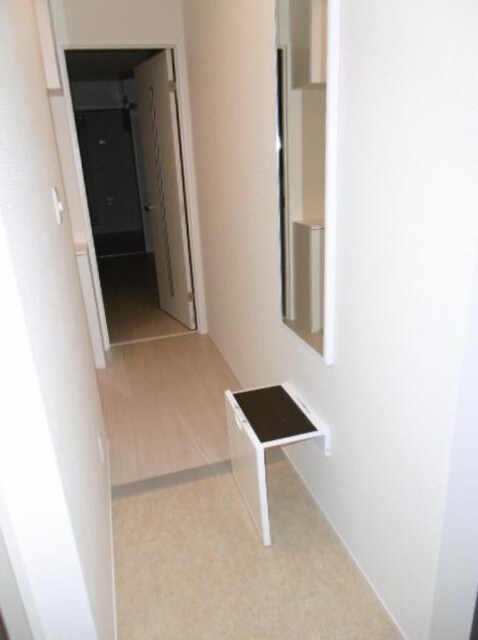 物件内観写真17　(玄関)
