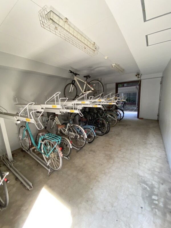 敷地内/建物