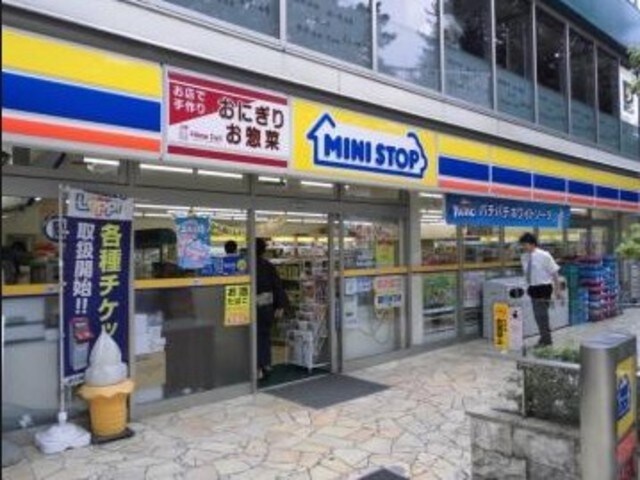 ミニストップ信濃町駅南口店