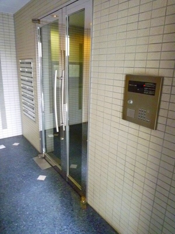 部屋画像_その他(女性も安心のオートロック完備)