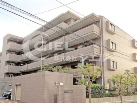 ガーデンクレス外観写真