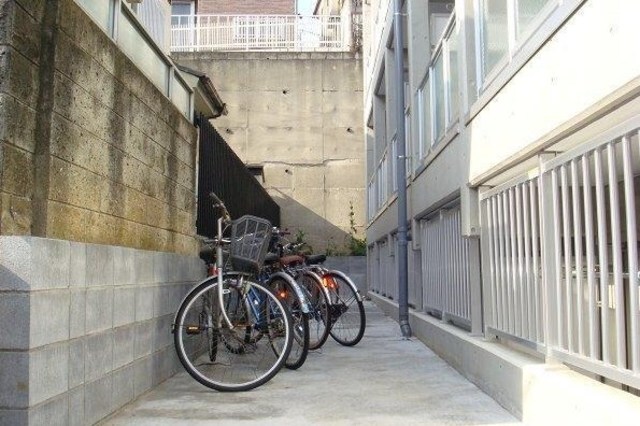 物件外観写真7　(駐輪スペースあります)