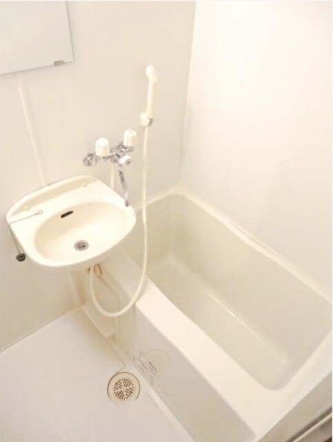 物件内観写真16　(清潔感のあるバスルーム)