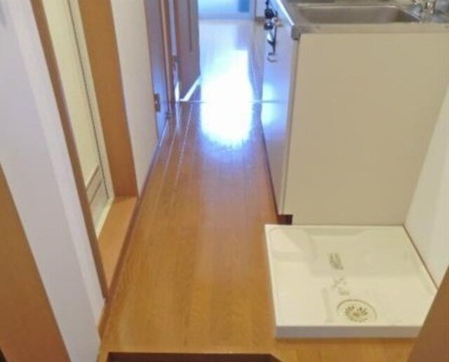 物件内観写真18　(明るい玄関)