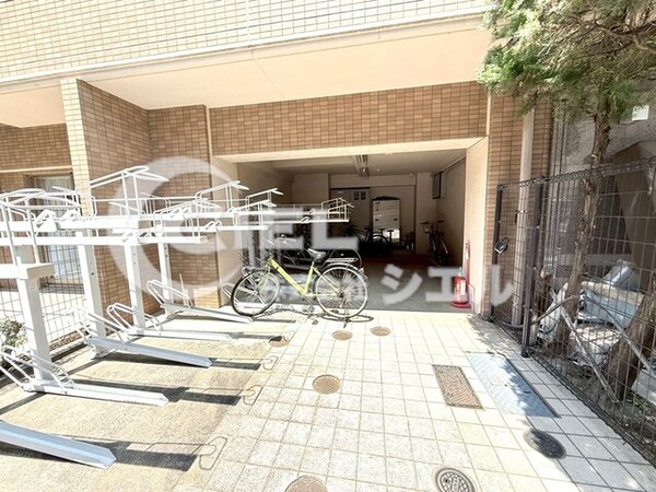 敷地内/建物