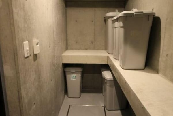 敷地内/建物