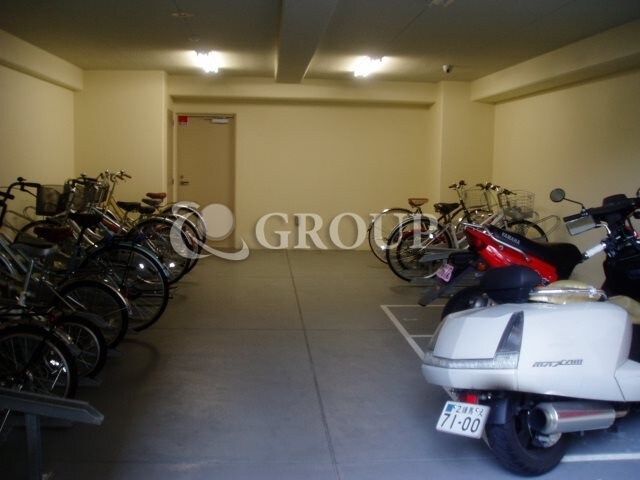 物件外観写真6　(駐輪場)