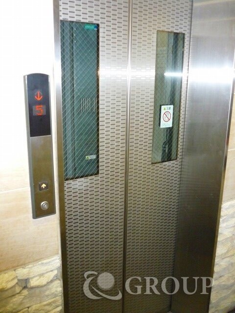 物件外観写真11　(エレベータ)