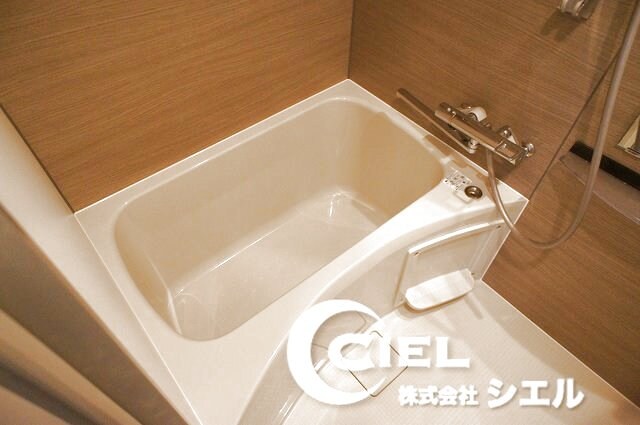 物件内観写真11　(浴槽)