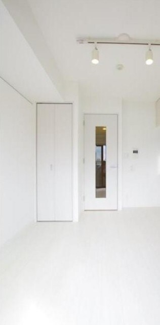 物件内観写真11　(照明付き)