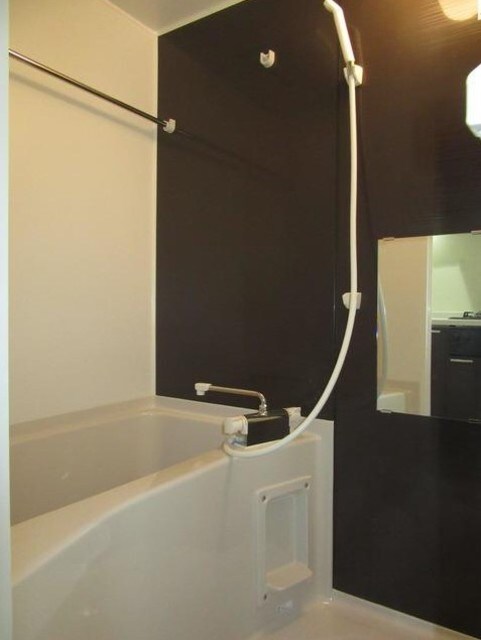 物件内観写真12　(清潔感のあるバスルーム)