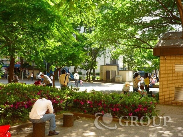 物件外観写真10　(駅周辺)