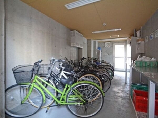 敷地内/建物