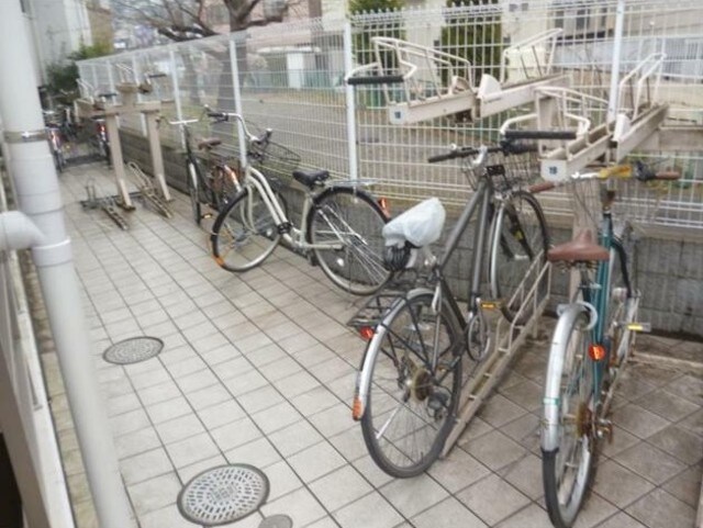 物件外観写真9　(駐輪場完備)