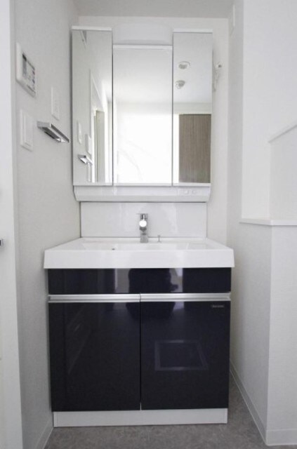 物件内観写真14　(独立洗面台)