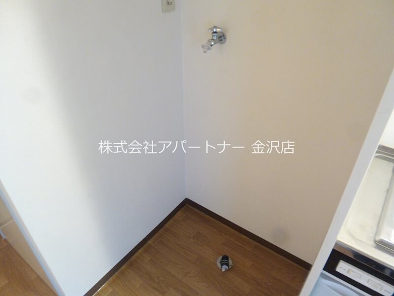 物件内観写真13　(洗濯機　月額1000円で貸与)