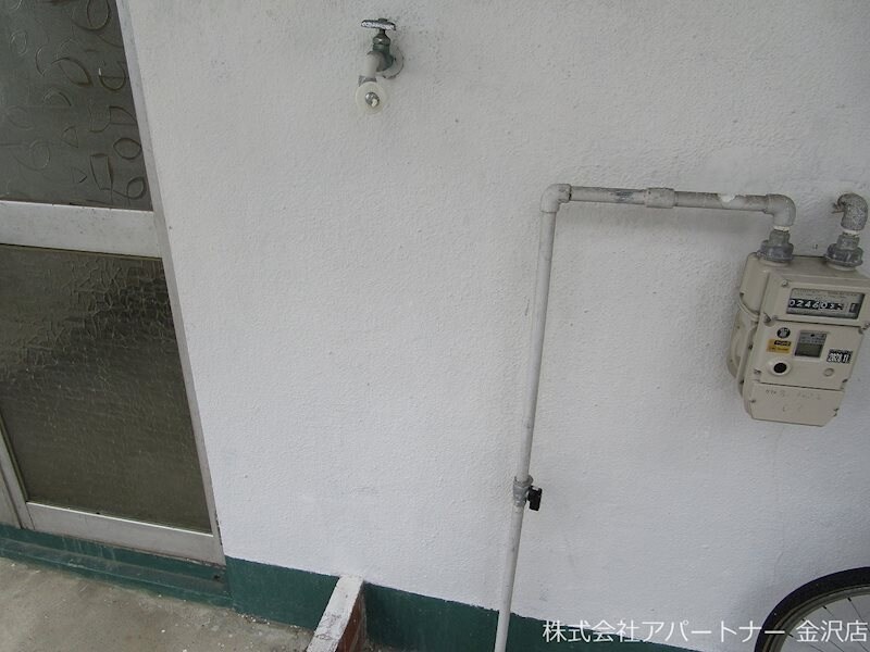 物件内観写真10　(洗濯機置場)