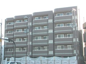 ブレスコート新金岡５号館外観写真
