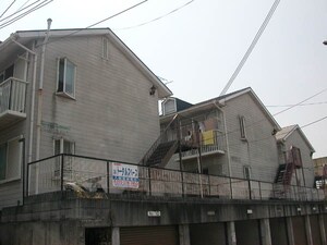 パインリーフ泉ヶ丘３号館外観写真