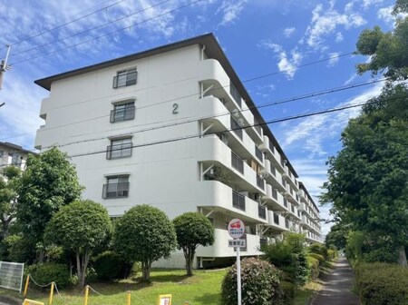 和泉府中団地２号棟外観写真