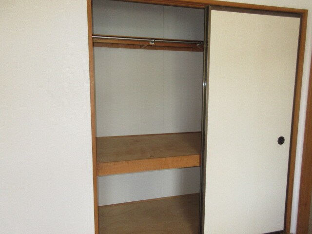 物件内観写真9　(押入)